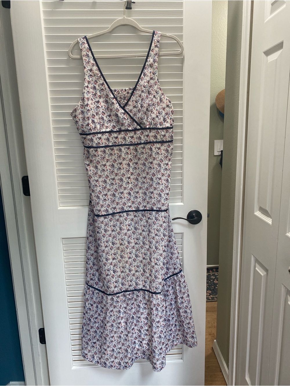 Country Romantic TCM White Floral Tiered Maxi Dress L Cottagecore